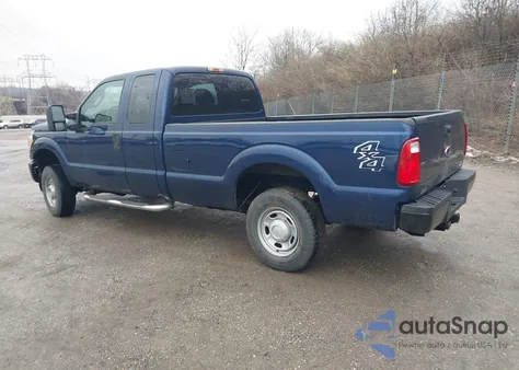 2011 Ford F-250 Xl z USA, uszkodzony, nr VIN 1FT7X2B66BEA70504